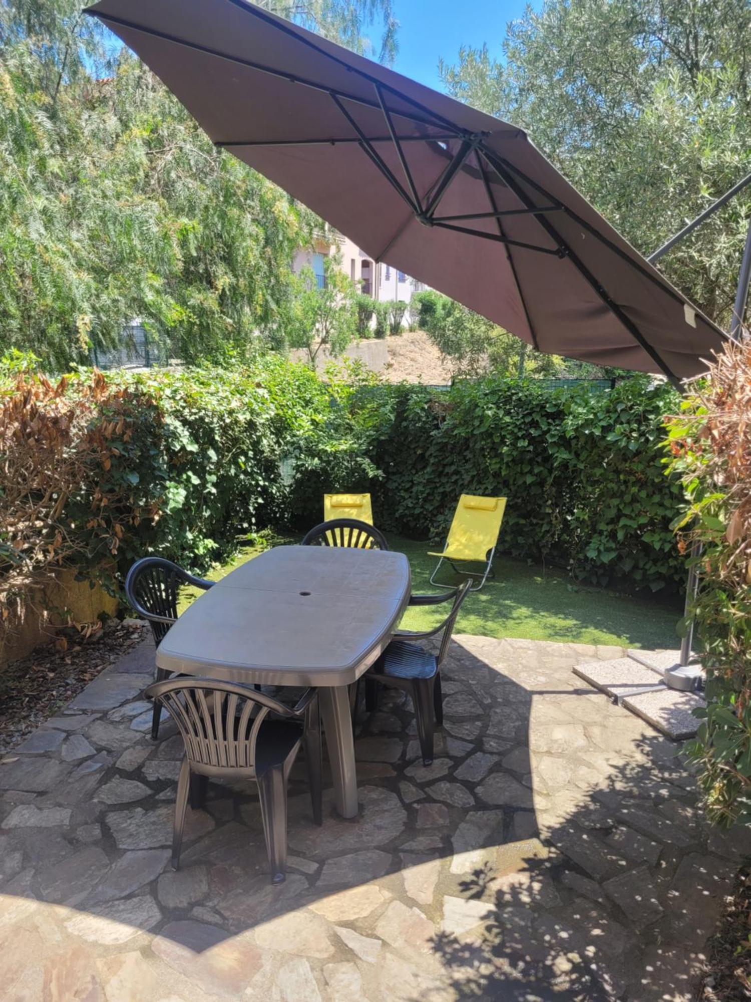 Collioure Beach Haven: Private Garden & Secure Parking Exterior photo